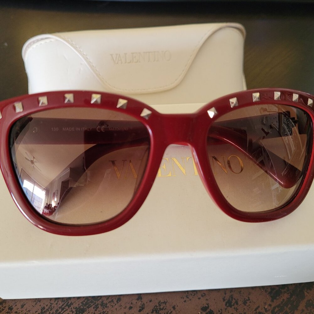 Valentino V677S Havana Acetate Red Rockstud Sunglasses